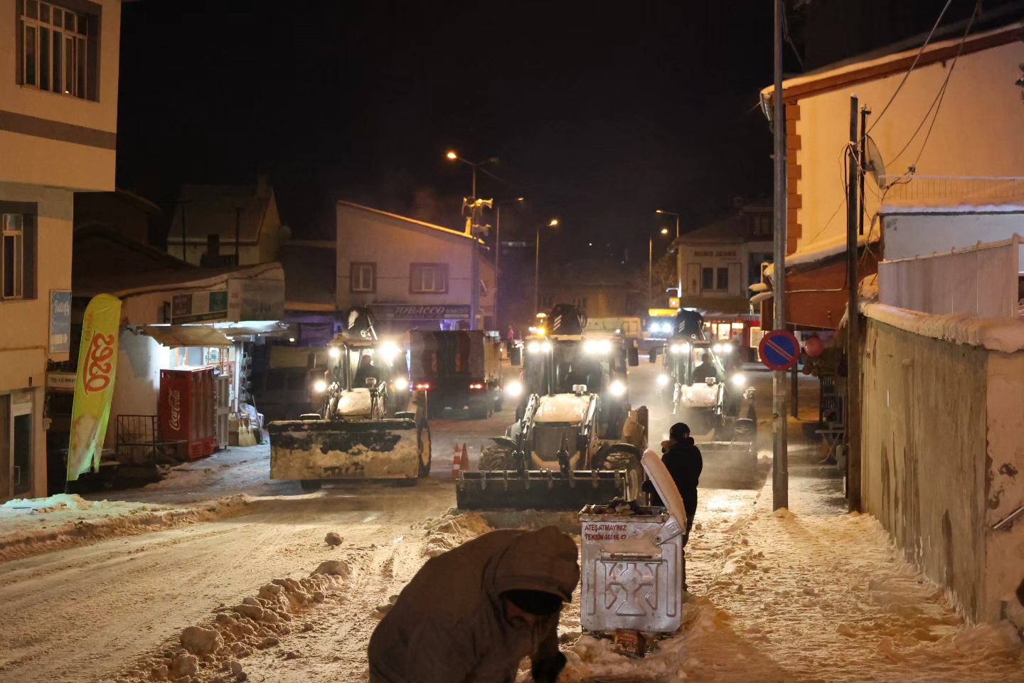 İLÇE GENELİ KAR TEMİZLEME ÇALIŞMALARI DEVAM EDİYOR