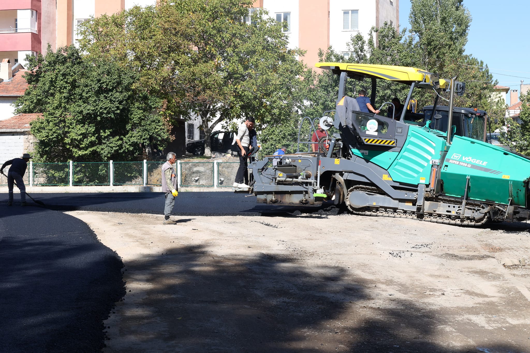 PAZAR YERİ ÇEVRESİ ASFALT ÇALIŞMALARI BAŞLADI