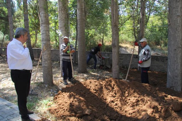 Başkan ALTUN  Eski Çağlayan İlkokulunda yenileme çalışmaları inceledi
