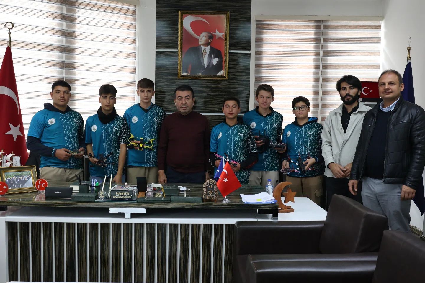 BÜNYAN NACİ BAYDEMİR İMAM HATİP LİSESİ'NDEN BAŞKANA TEŞEKKÜR ZİYARETİ