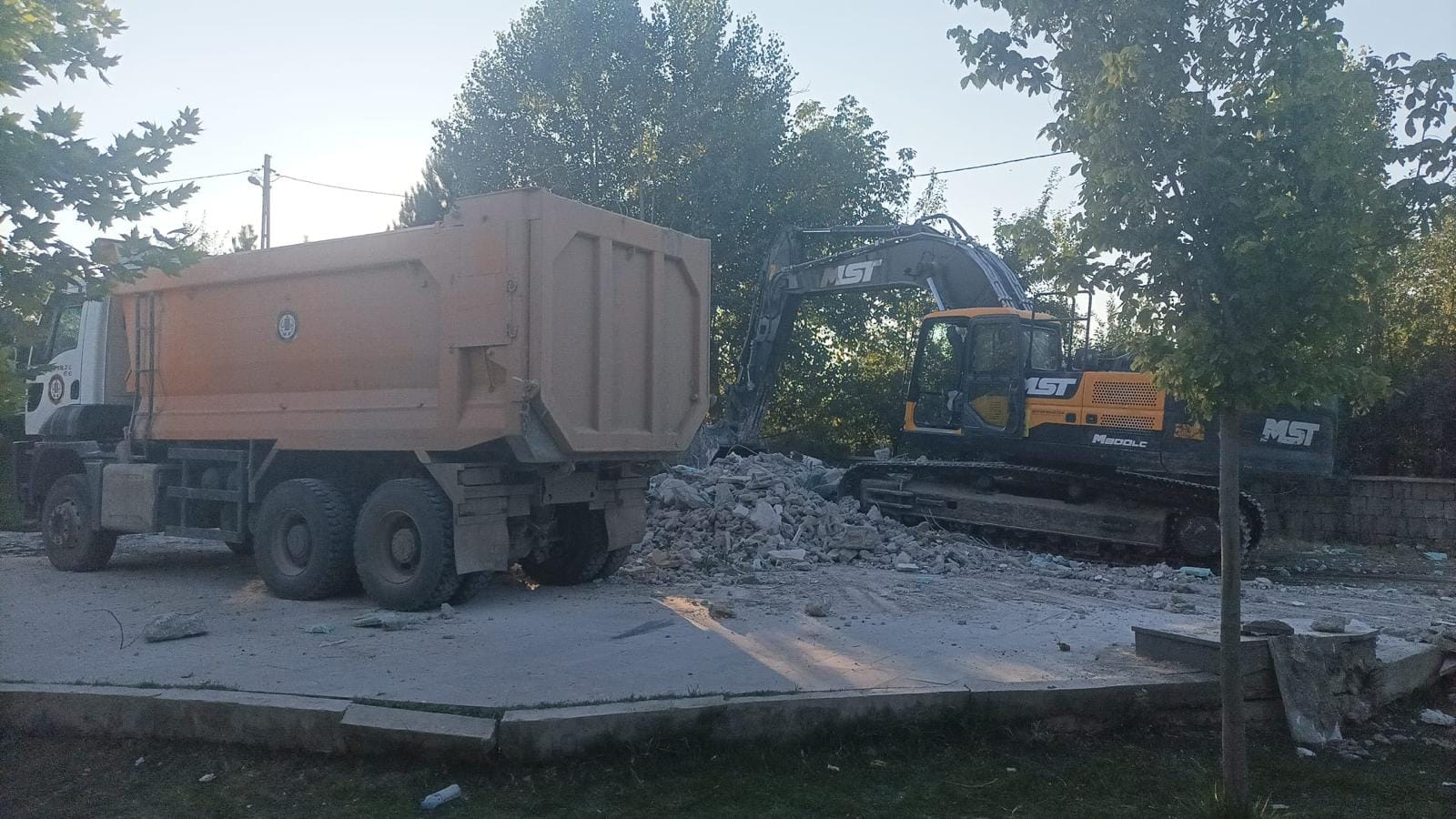 PINARBAŞI MESİRE ALANINDA MESCİT YAPIMI HAZIRLIKLAR BAŞLADI