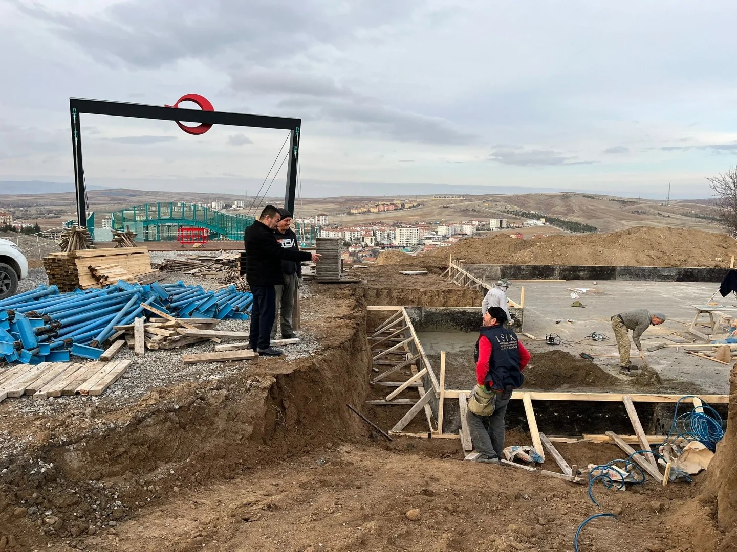 İKİNCİ CAM TERAS BÖLGESİ TEMEL ATMA