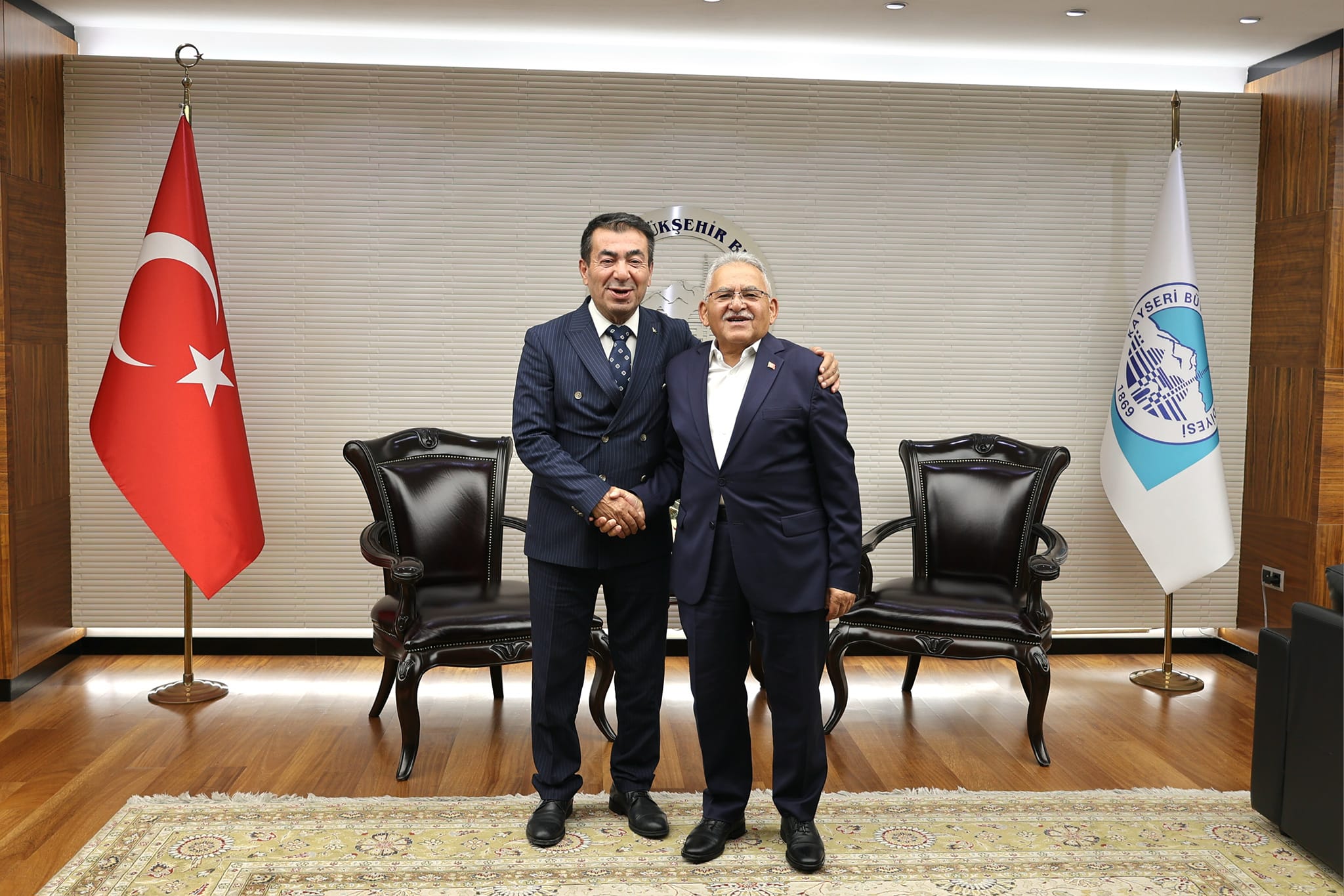 BAŞKAN METİN, BÜYÜKŞEHİR BELEDİYE BAŞKANI BÜYÜKKILIÇ'I ZİYARET EDEREK GÖRÜŞME GERÇEKLEŞTİRDİ