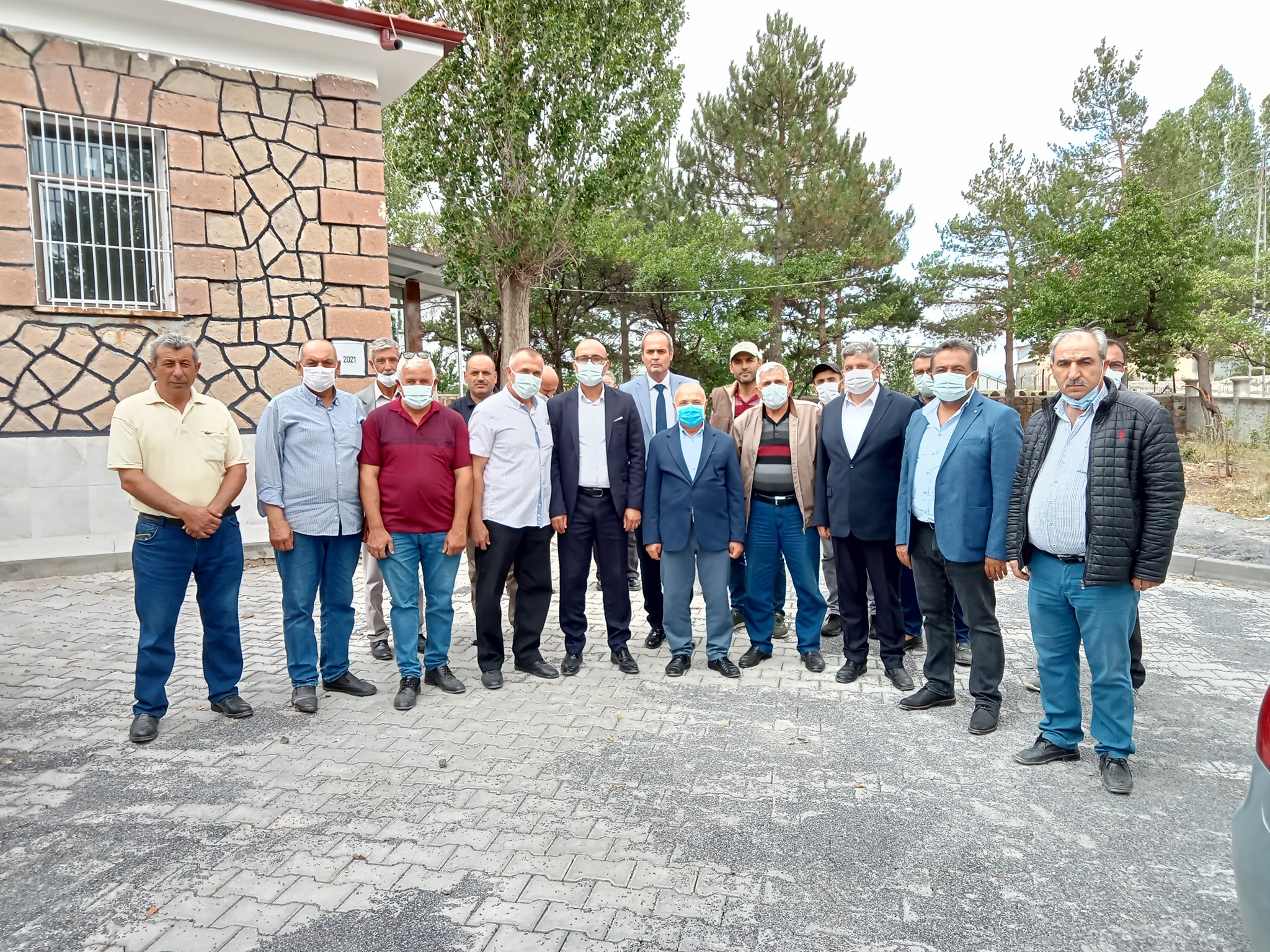 Milletvekilimiz Sayın İsmail Tamer Bey ile Mahalle ziyaretlerimiz devam ediyor