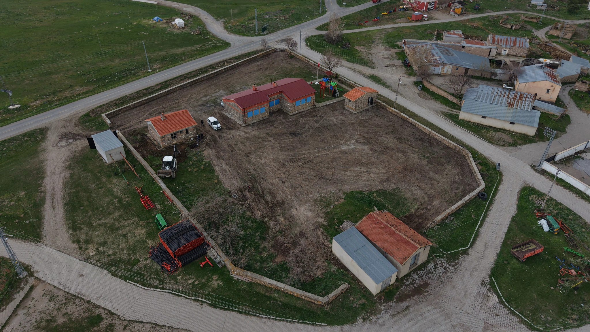 Girveli Mahallesi Köy Konağı çalışmaları