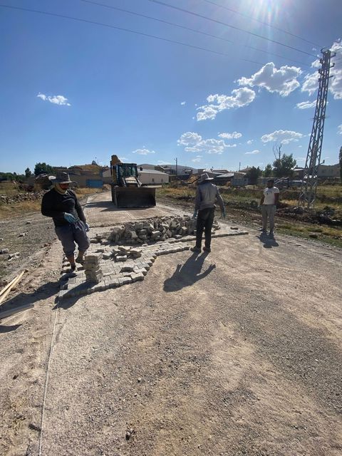 Fen İşleri Müdürlüğümüz Gergeme, İğdecik ve Samağır Mahallesinde çalışmalar devam ediyor