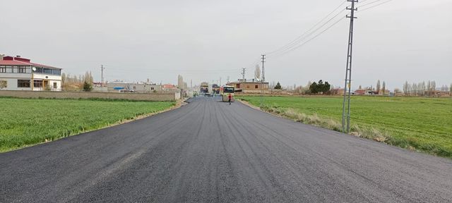 Akmescit Mahallesi asfalt çalışmalarına başlandı.