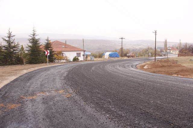 ​Burhaniye Mahallemizde tehlike arz eden yol asfaltlandı