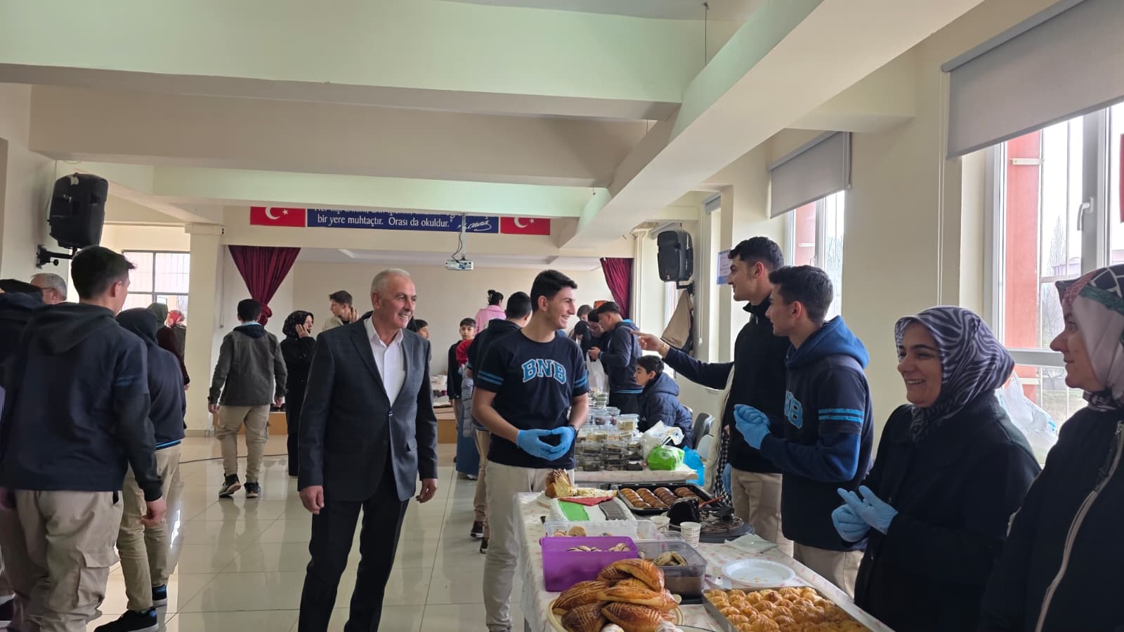 NACİ BAYDEMİR ANADOLU İMAM HATİP LİSESİNDE DÜZENLENEN KERMES