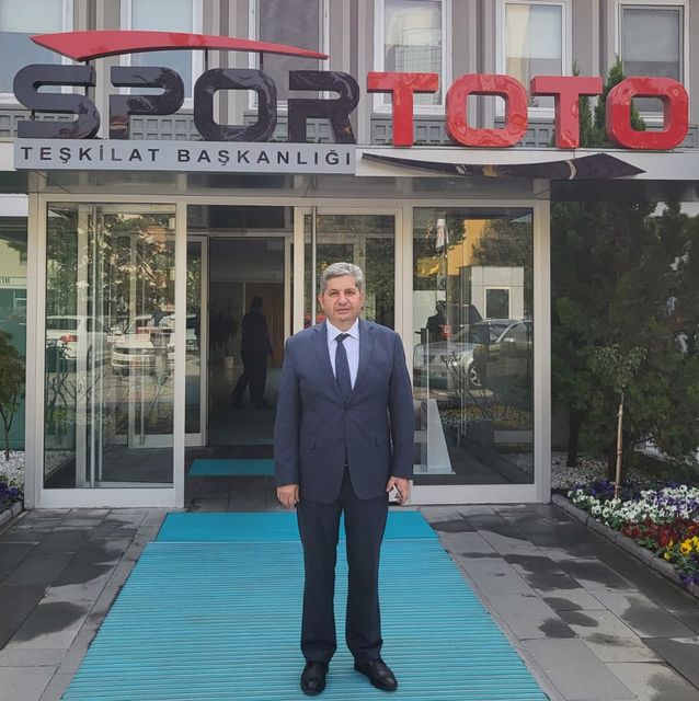 ​BAŞKAN ALTUN, BÜNYAN'DA YAPIMI PLANLANAN KAPALI YÜZME HAVUZU İÇİN MÜJDEYİ VERDİ