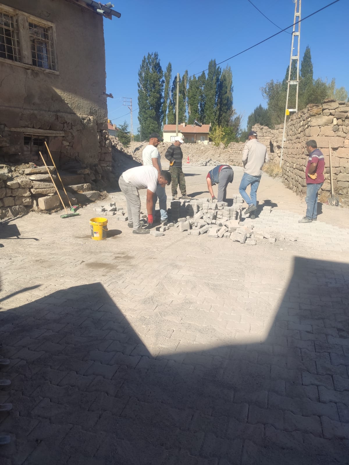 ​HAZARŞAH MAHALLEMİZDE ÜSTYAPI PARKE YAPIM ÇALIŞMALARI YAPILDI