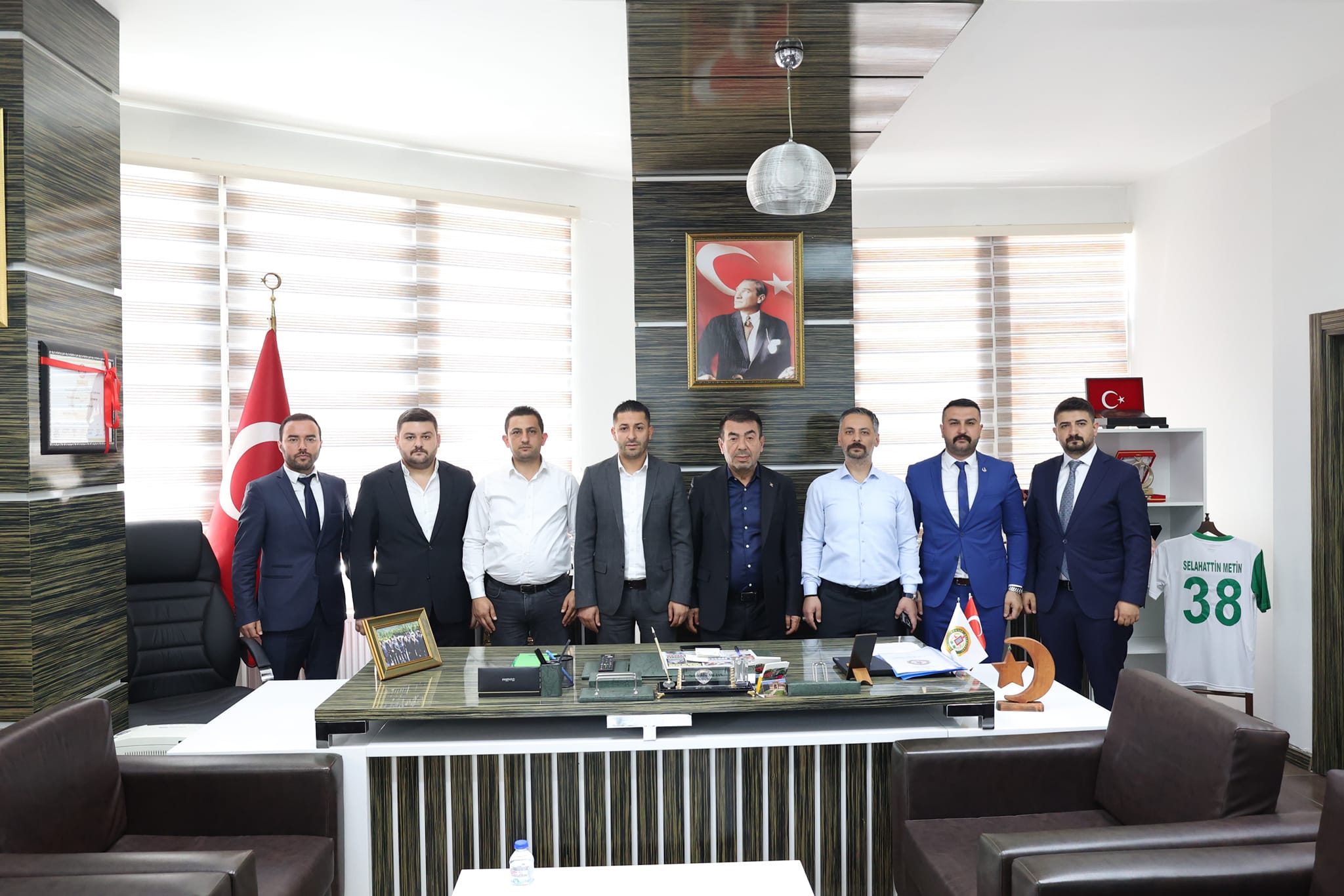 BAŞKAN METİN'E ANLAMLI ZİYARET