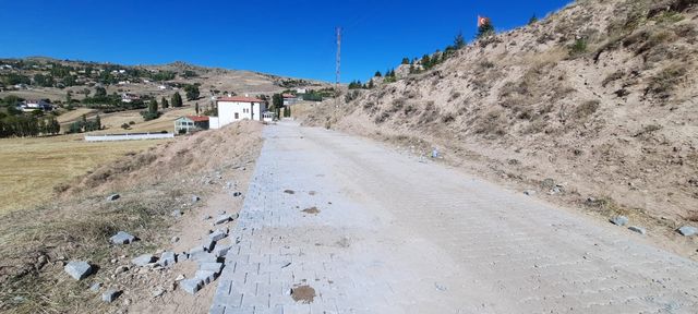 ​Karakaya Mahallesi'nde üstyapı parke çalışmaları başlandı