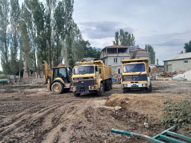 Belediyemiz ve Büyükşehir Belediyesi ekipleri Kahveci'de sel sonrası çalışmalara devam ediyor