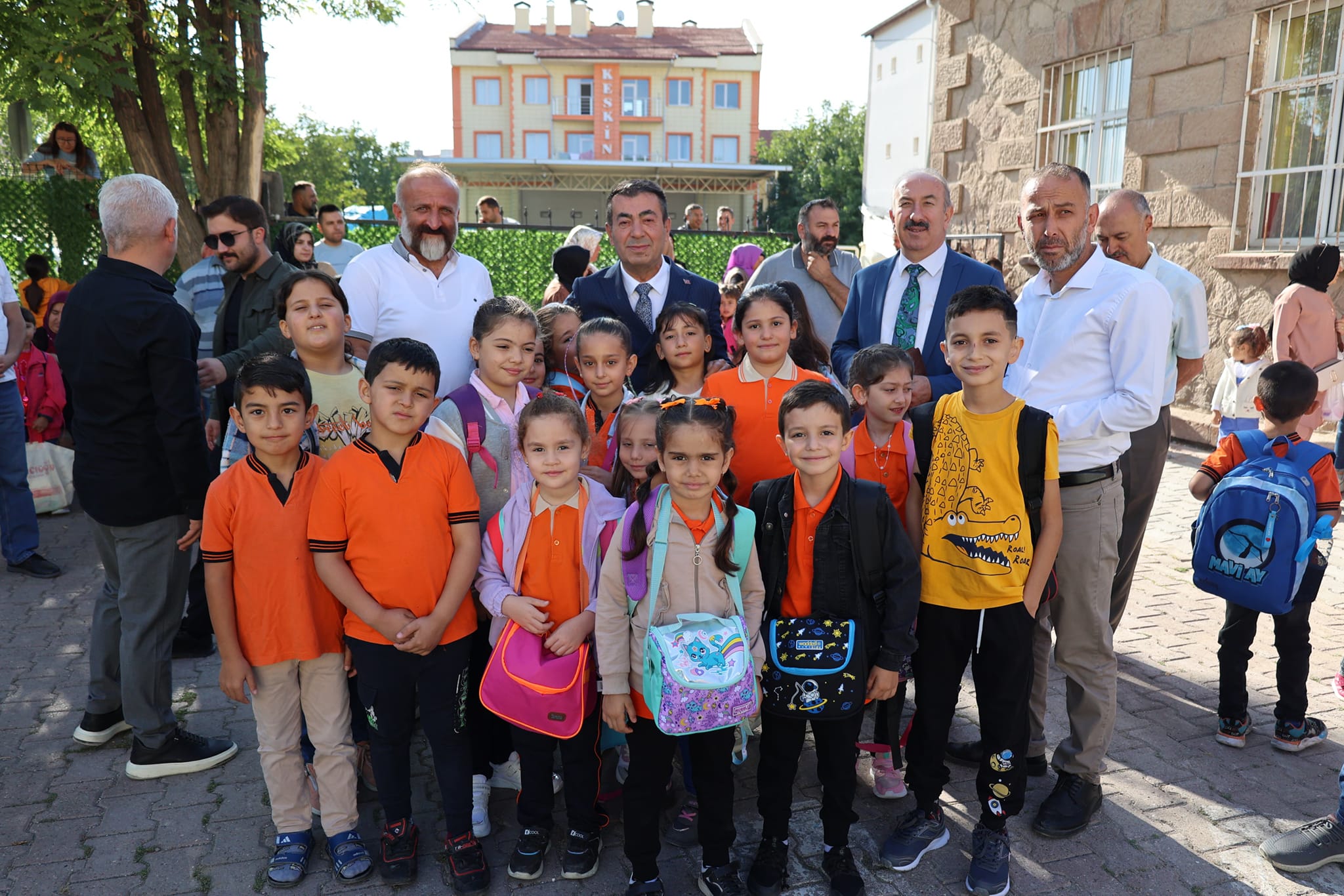 BAŞKAN METİN, ATATÜRK İLKOKULU'NU ZİYARET ETTİ