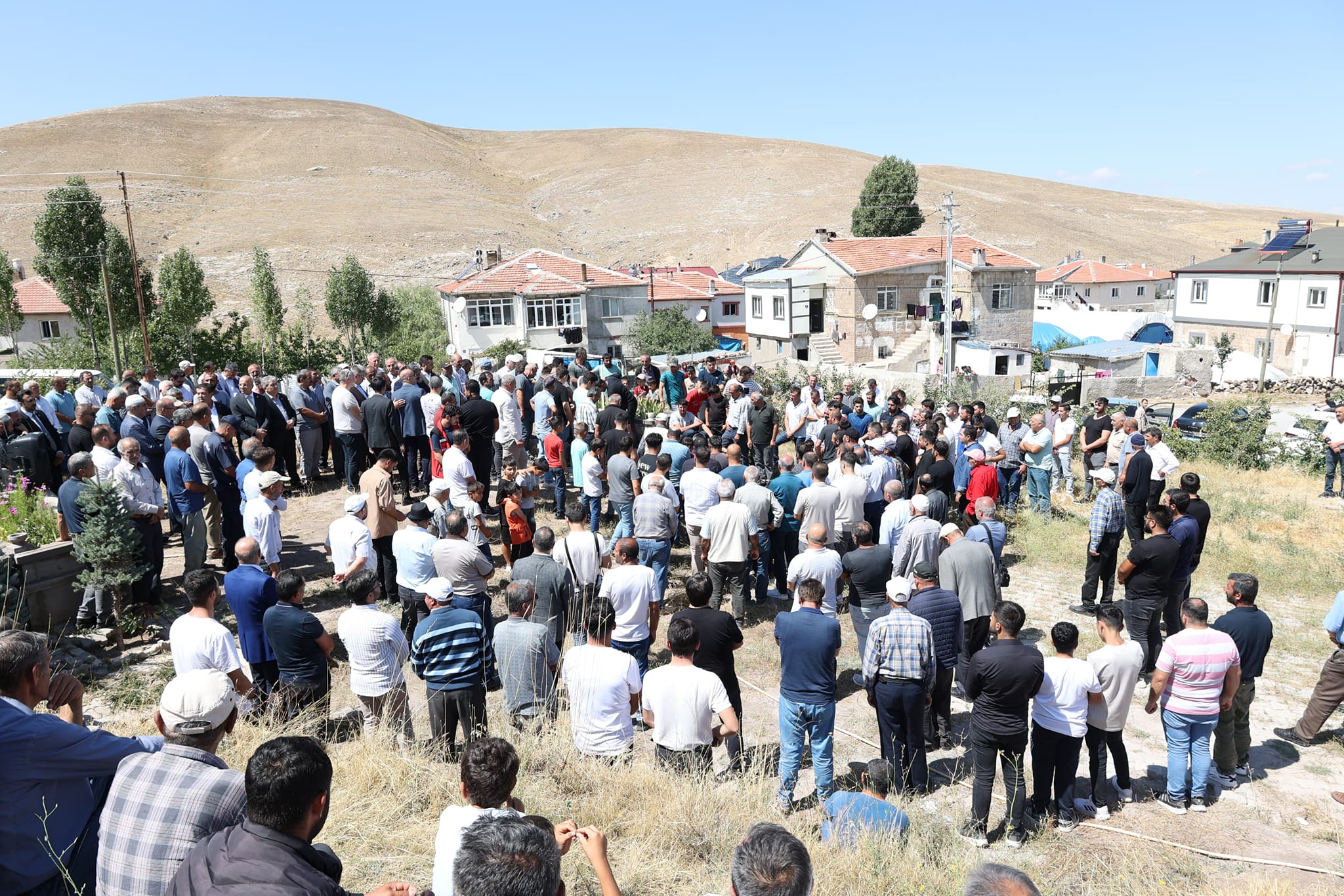 SEL AFETİNDE HAYATINI KAYBEDEN MUHİTTİN SARAÇ SON YOLCULUĞUNA UĞURLANDI