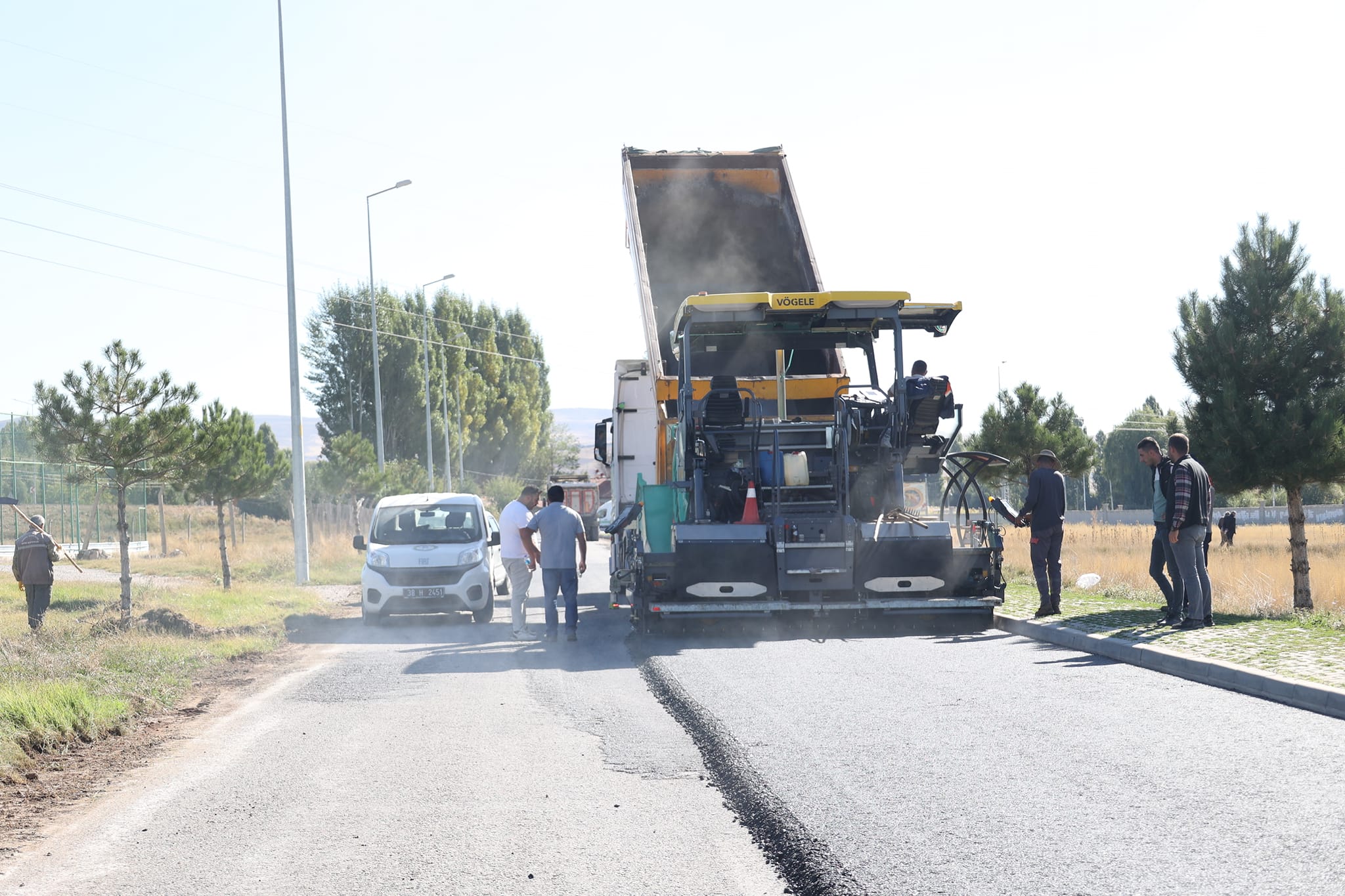 HASTANE YOLU ASFALTI YENİLENİYOR