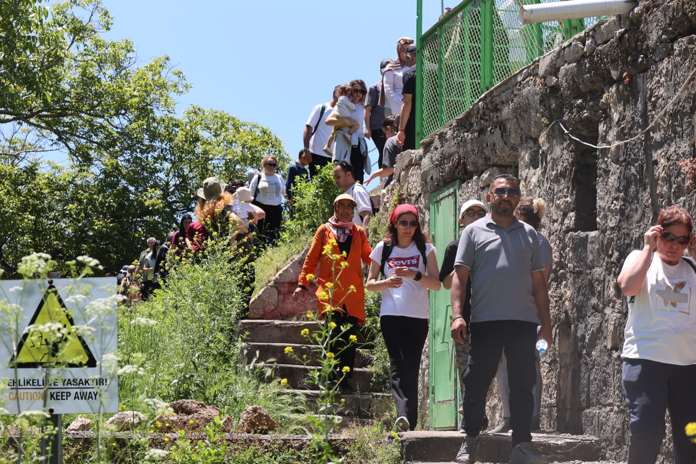 Kamp ve Karavan Etkinliği kapsamında düzenlenen doğa yürüyüşü