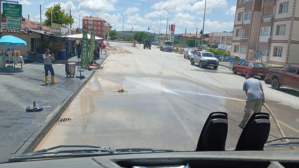 TEMİZLİK ÇALIŞMALARI SÜRÜYOR