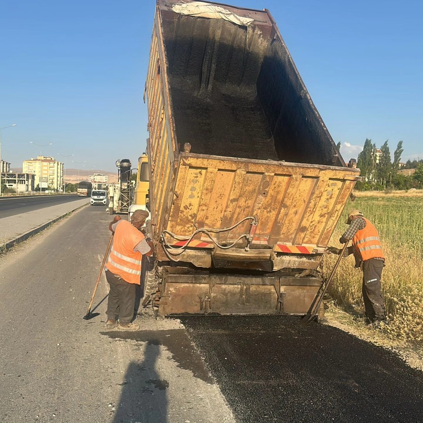 İLÇE GENELİ ASFALTLAMA, ALTYAPI, YOL BAKIM, ÇEVRE DÜZENLEME VE GENEL ONARIM ÇALIŞMALARI