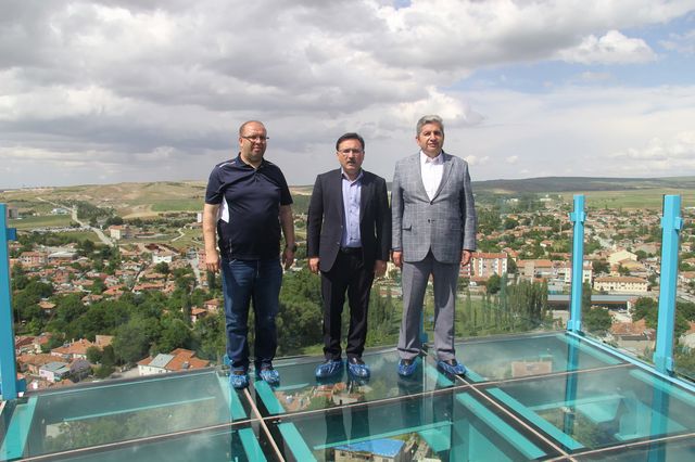 KAYSERİ VALİMİZ VE BERABERİNDEKİ HEYET İLÇEMİZİ ZİYARET ETTİ.