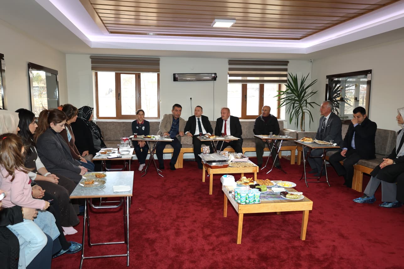 GAZZE VE DOĞU TÜRKİSTAN YARARINA DÜZENLENEN KERMES