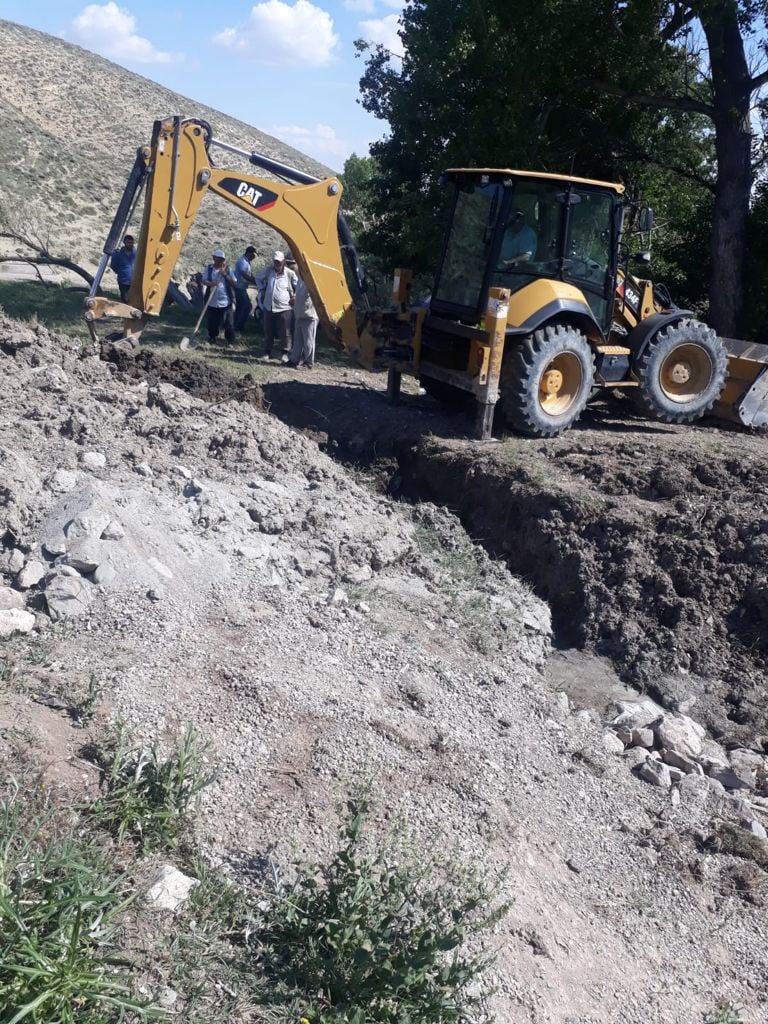 ​Yağmurbey Mahallemizde mahalle çeşmesi yapım onarım ve hat yenileme işlemleri yapılıyor