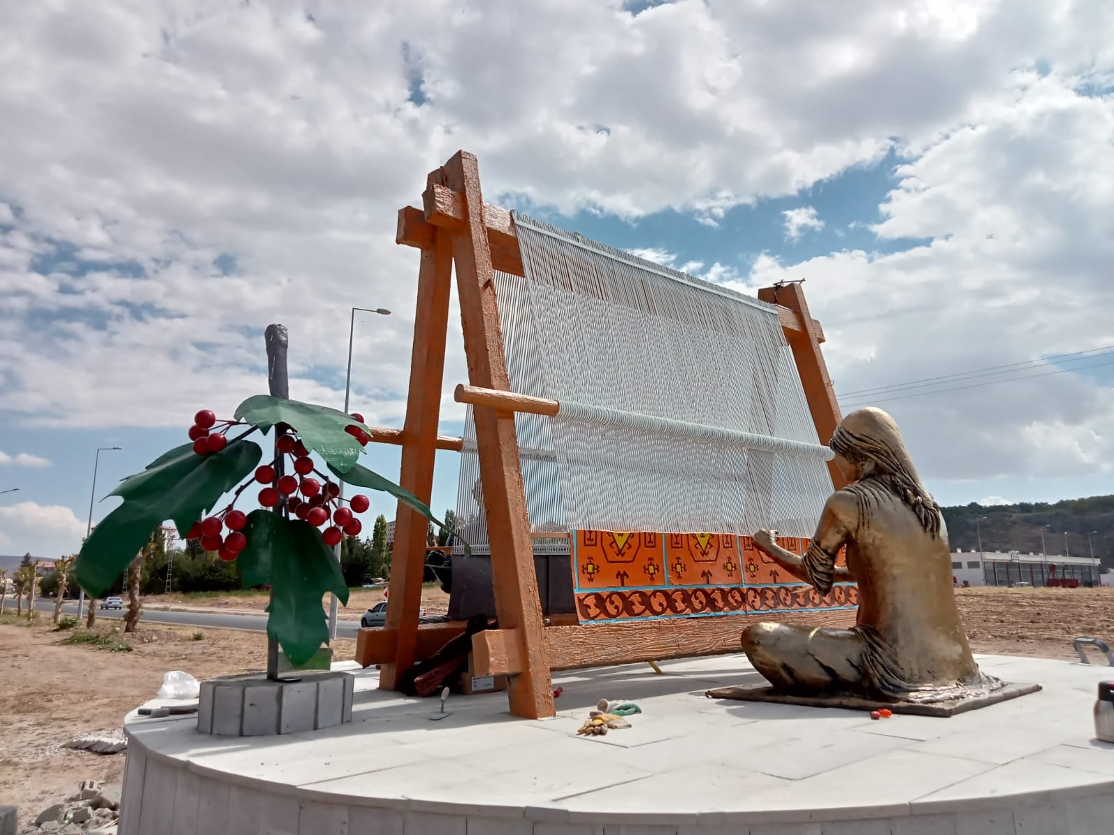 ​BÜNYAN GİRİŞİNE İLÇEMİZİN SİMGELERİ YAPILIYOR