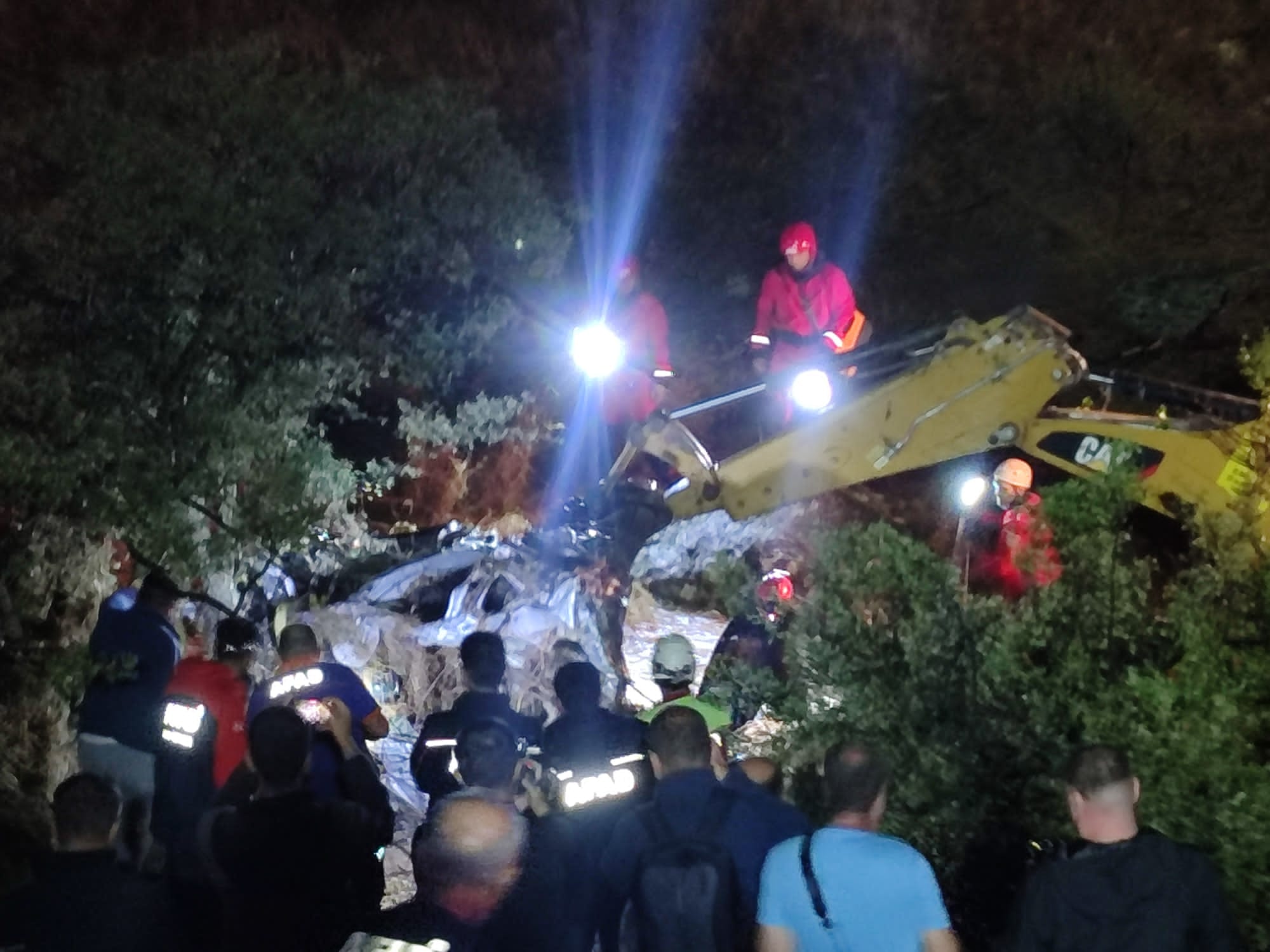 GÜLLÜCE'DE ARAMA KURTARMA ÇALIŞMALARI DEVAM EDİYOR