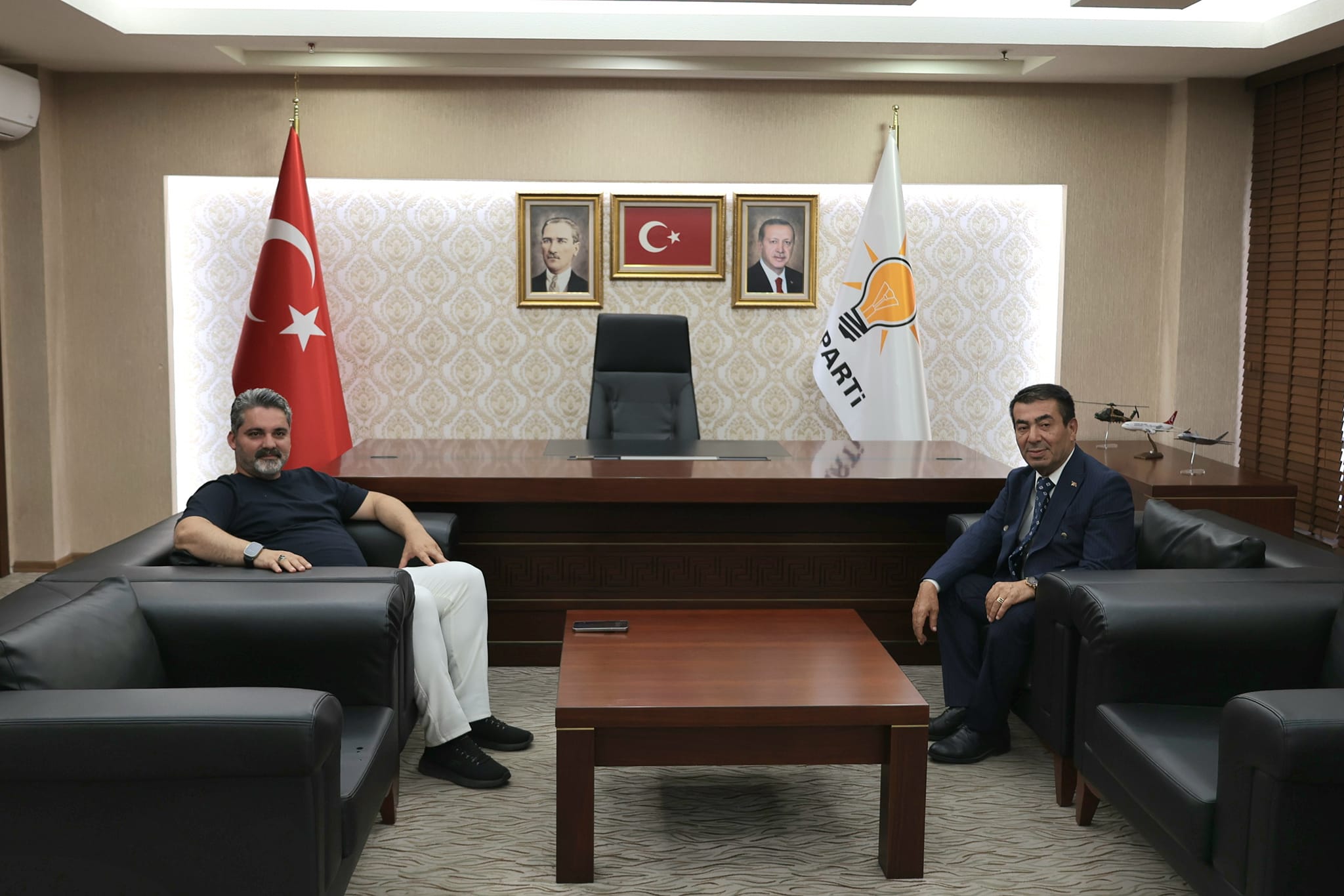 BAŞKAN METİN, AK PARTİ İL BAŞKANI FATİH ÜZÜM'Ü ZİYARET EDEREK GÖRÜŞME GERÇEKLEŞTİRDİ