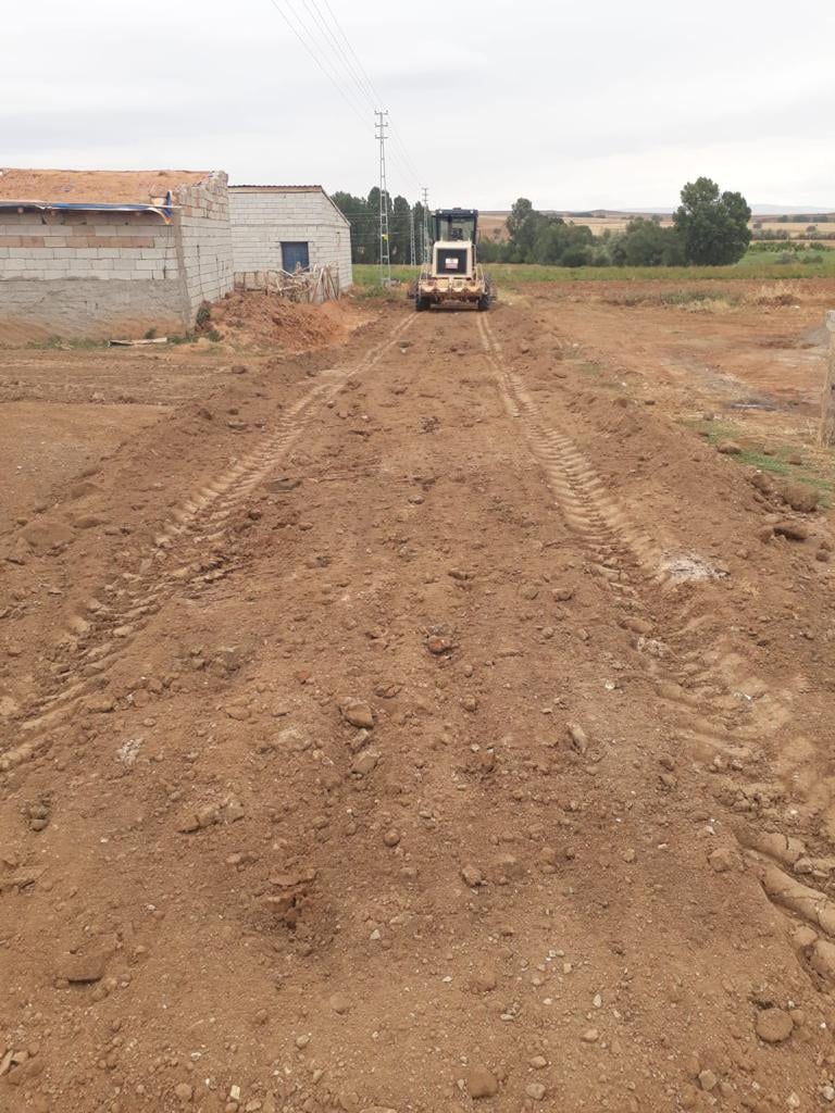 ​İĞDECİK MAHALLESİ'NDE YOL DÜZENLEMELERİ YAPILIYOR