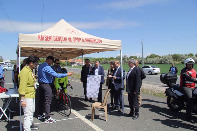 ​BİSİKLET ŞAMPİYONASININ BEŞİNCİ AYAĞININ STARTI BÜNYAN'DA VERİLDİ