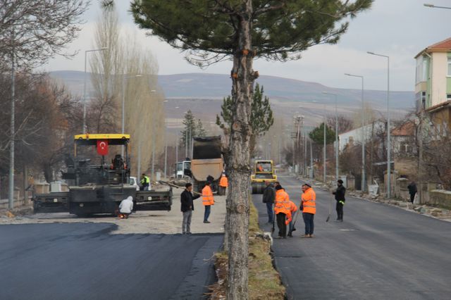 ​Sümer Mahallesinde asfalt çalışmaları başladı.