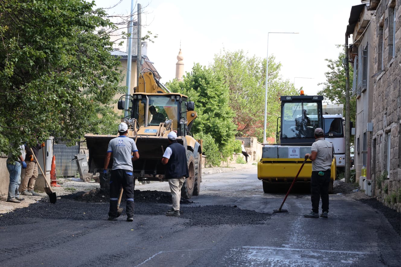 Cam Teraslar bölgemizde ihtiyaç duyulan noktalarda asfalt çalışmaları
