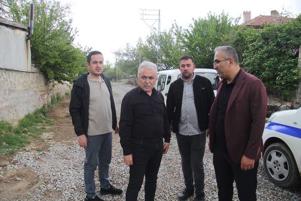 CUMHURİYET MAHALLESİNDE BOZULAN YOLLARDA İNCELEME YAPILDI