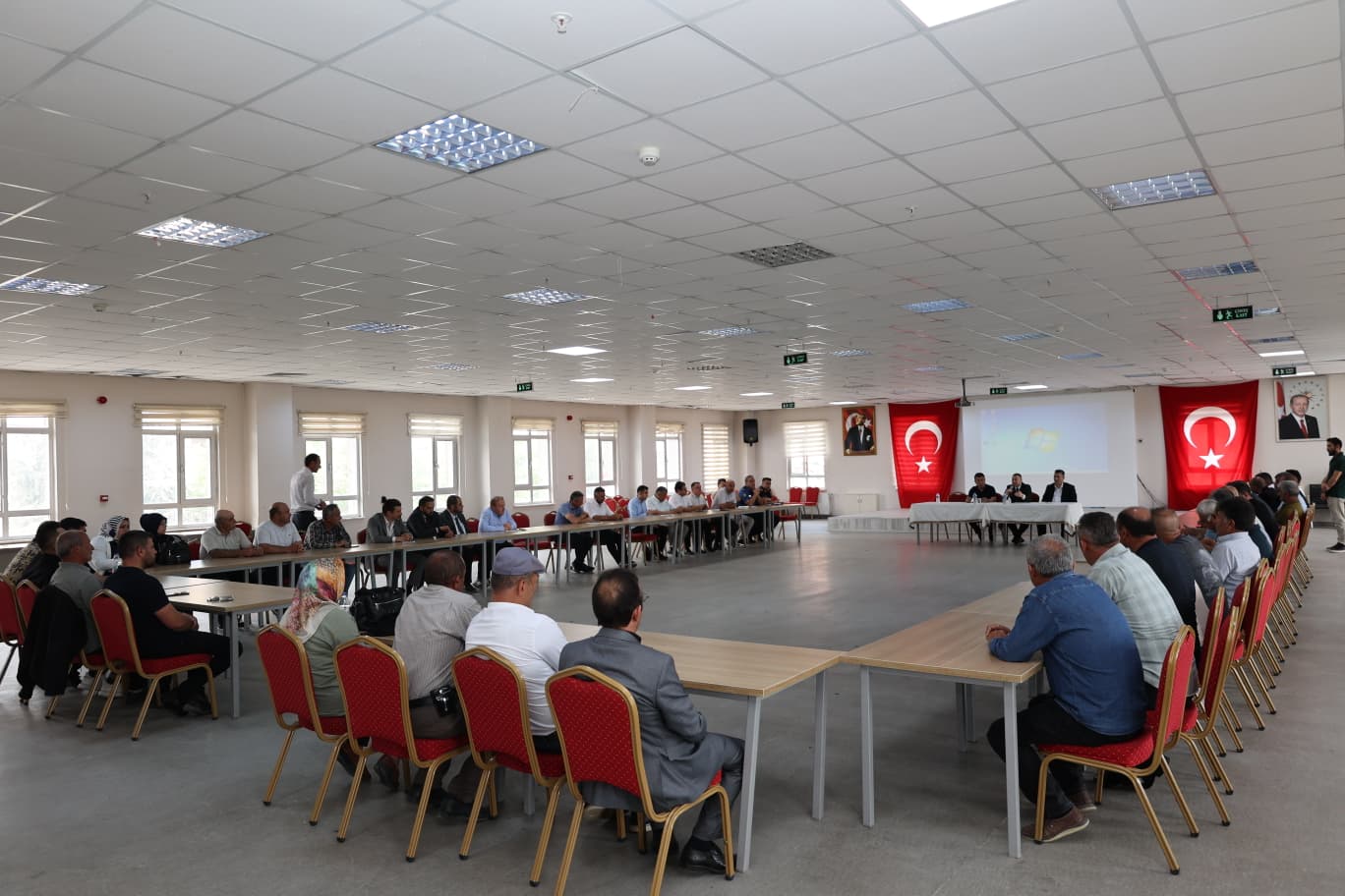 Muhtarlarımızla bir araya gelerek istişare toplantısı gerçekleştirildi