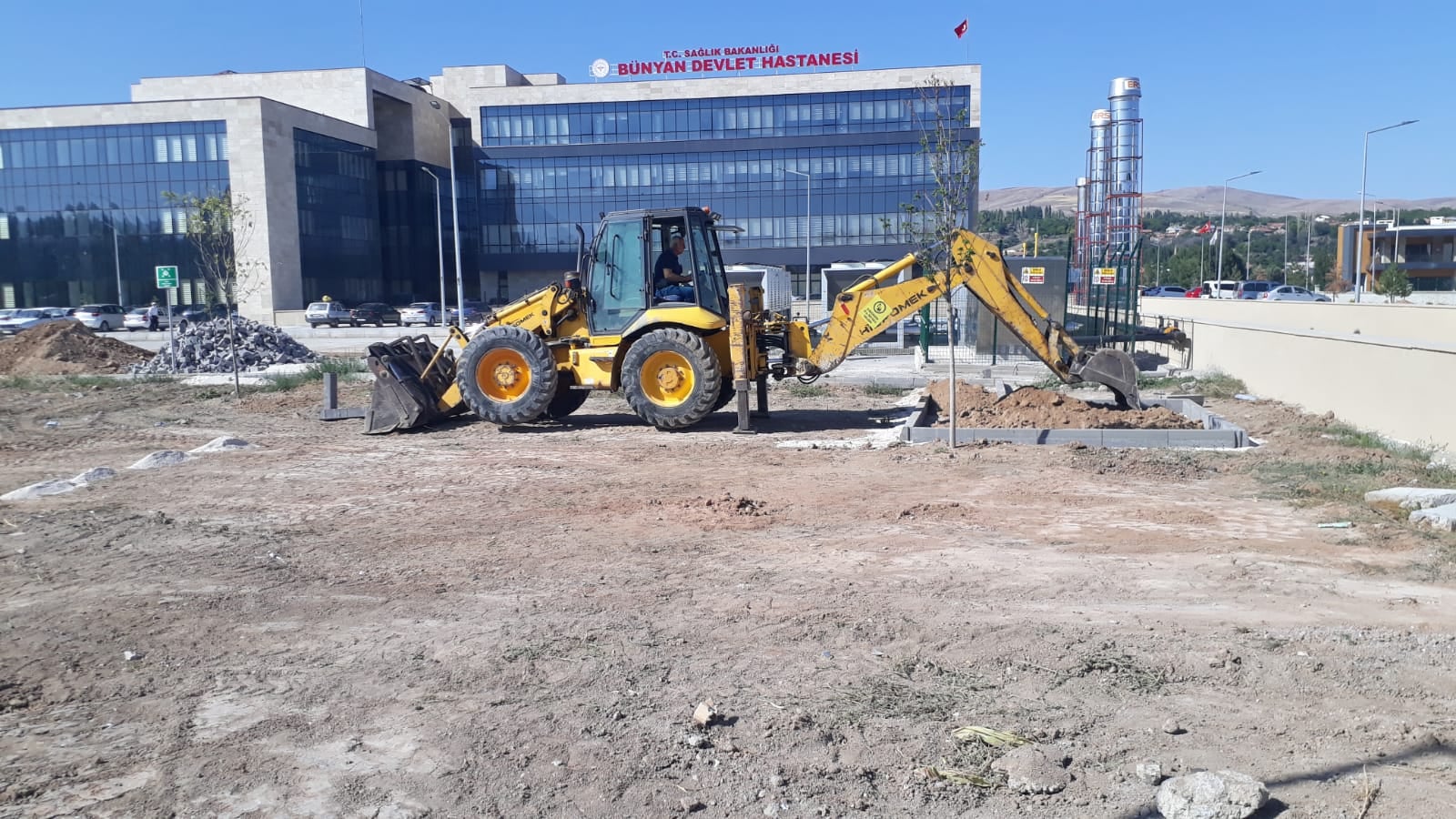 Bünyan Devlet Hastanesi çevresinde çalışmalarımız tüm hızıyla devam ediyor.