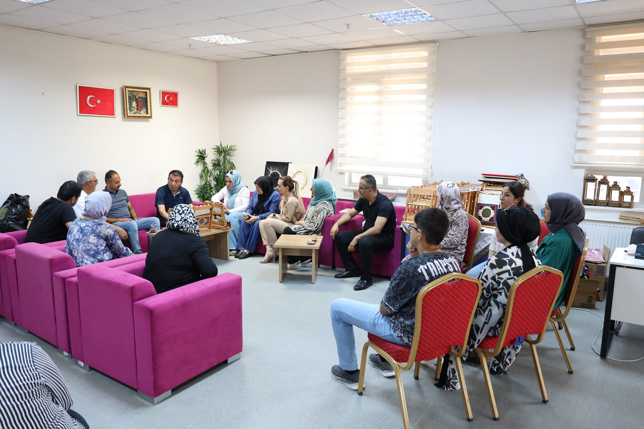 BAŞKAN METİN; HANIMELİ KADIN KOOPERATİFİNİ ZİYARET ETTİ