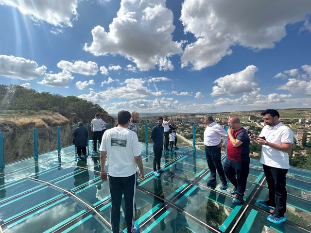 ​Bünyan Cam Seyir Terasında tarihi ziyaretçi rekoru kırıldı.