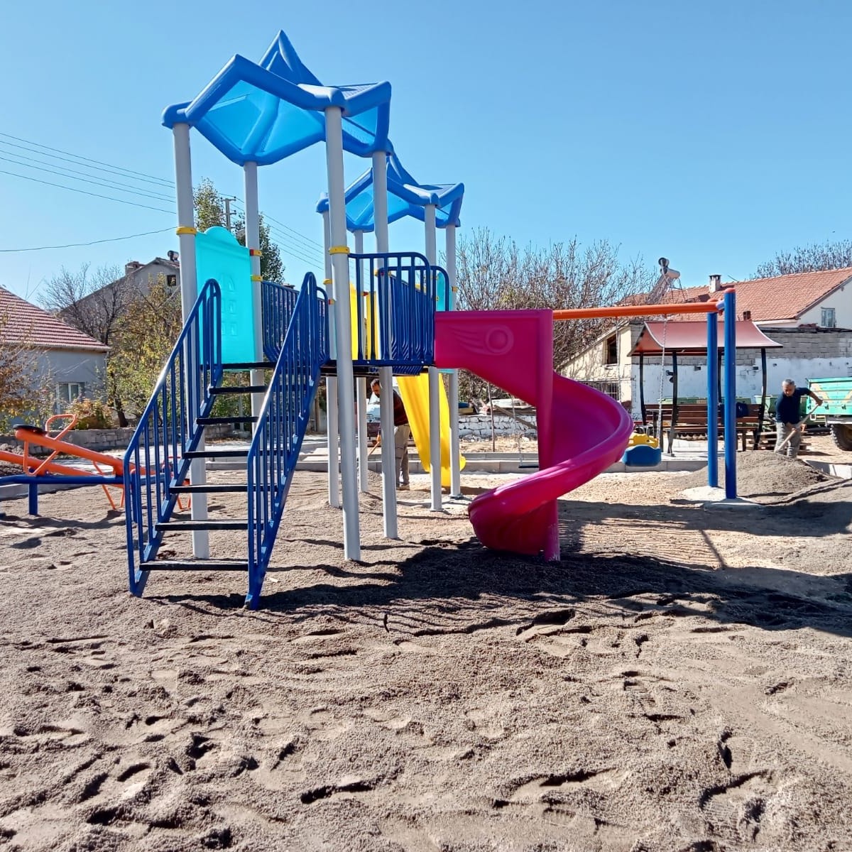 ​SAĞLIK MAHALLEMİZE ÇOCUK OYUN PARKI KURULDU