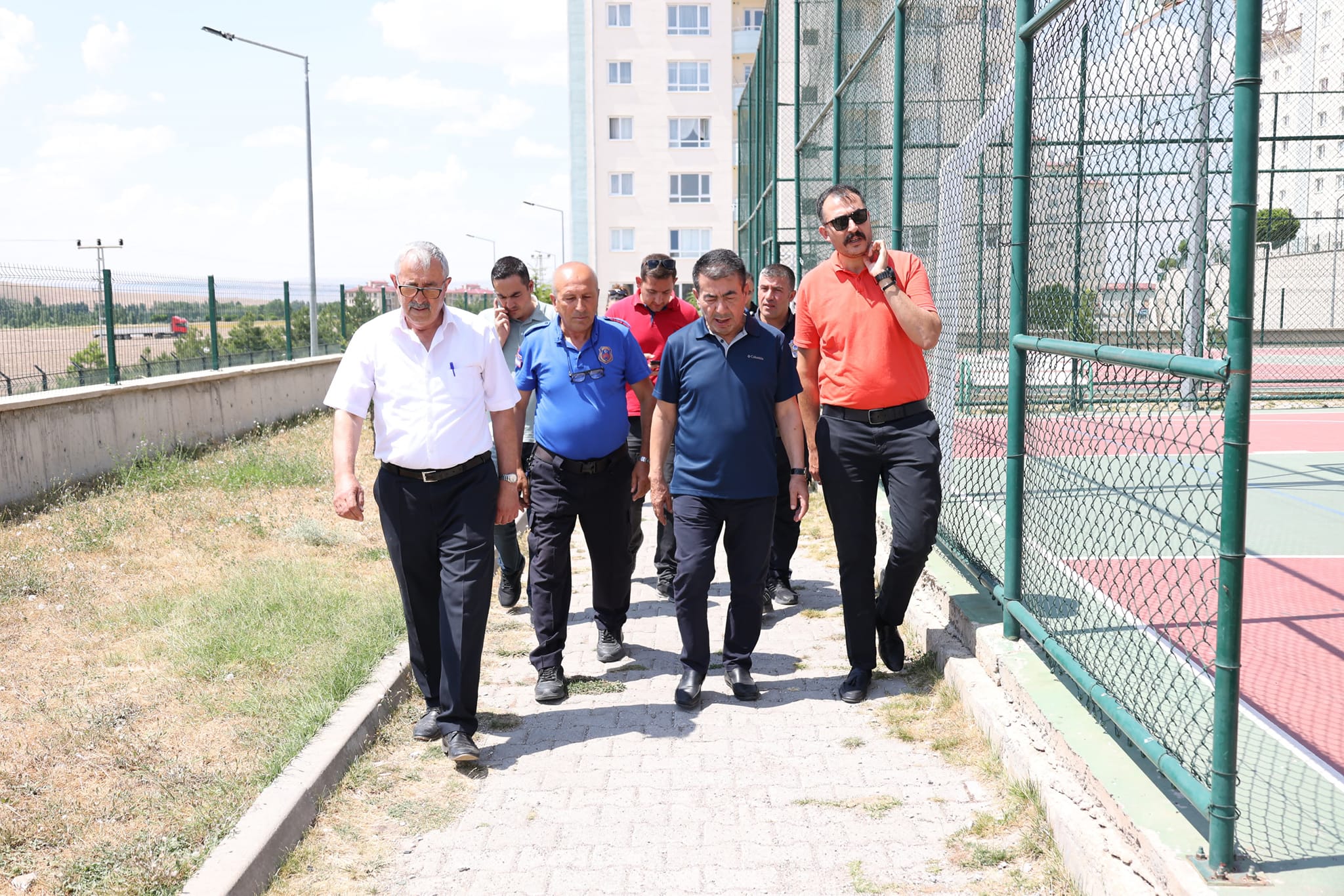 BAŞKAN METİN CEZAEVİ LOJMANLARINDA İNCELEMELERDE BULUNDU