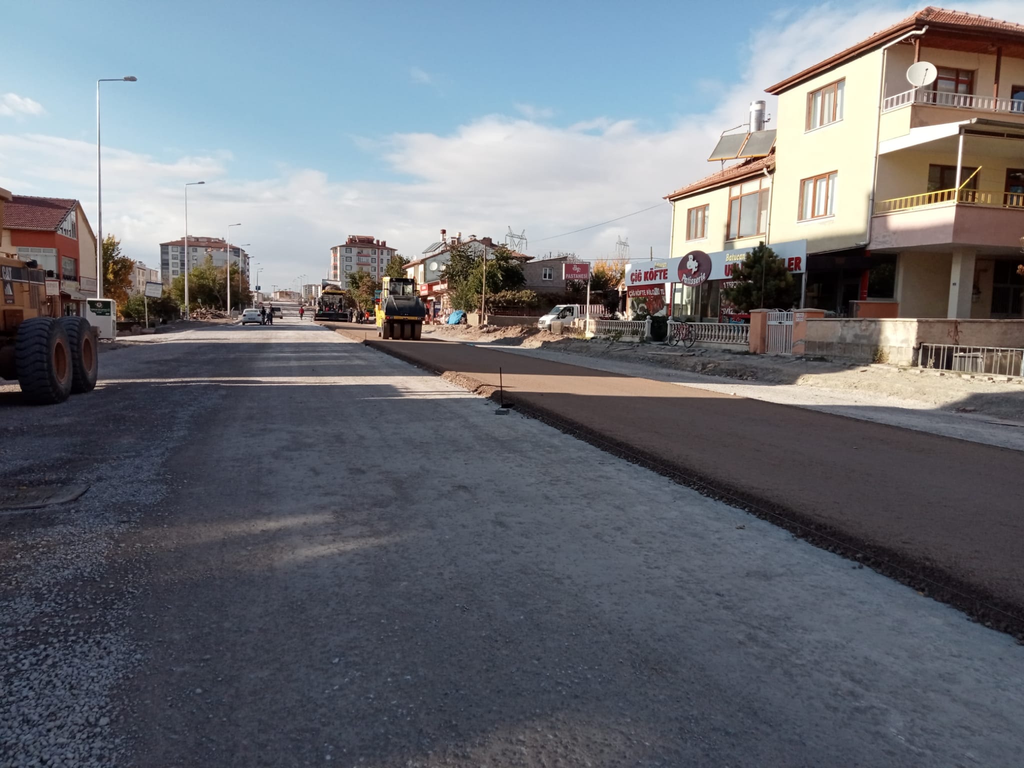 Bünyan - Büyüktuzhisar YOLUNDA ASFALT SERİM ÇALIŞMALARINA BAŞLANIYOR.