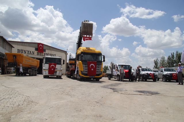 ​BÜNYAN BELEDİYESİ ARAÇ FİLOSUNA KATILAN YENİ ARAÇLARIN TANITIMI YOĞUN KATILIM İLE GERÇEKLEŞTİRİLDİ