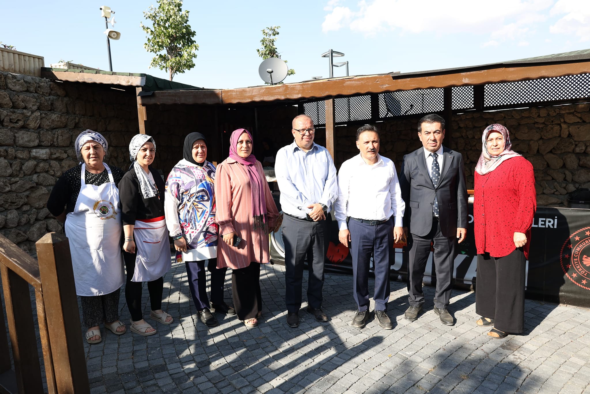 BAŞKAN METİN, VALİ ÇİÇEK İLE BİRLİKTE CAM SEYİR TERASI SOSYAL TESİSLERİNİ ZİYARET ETTİ