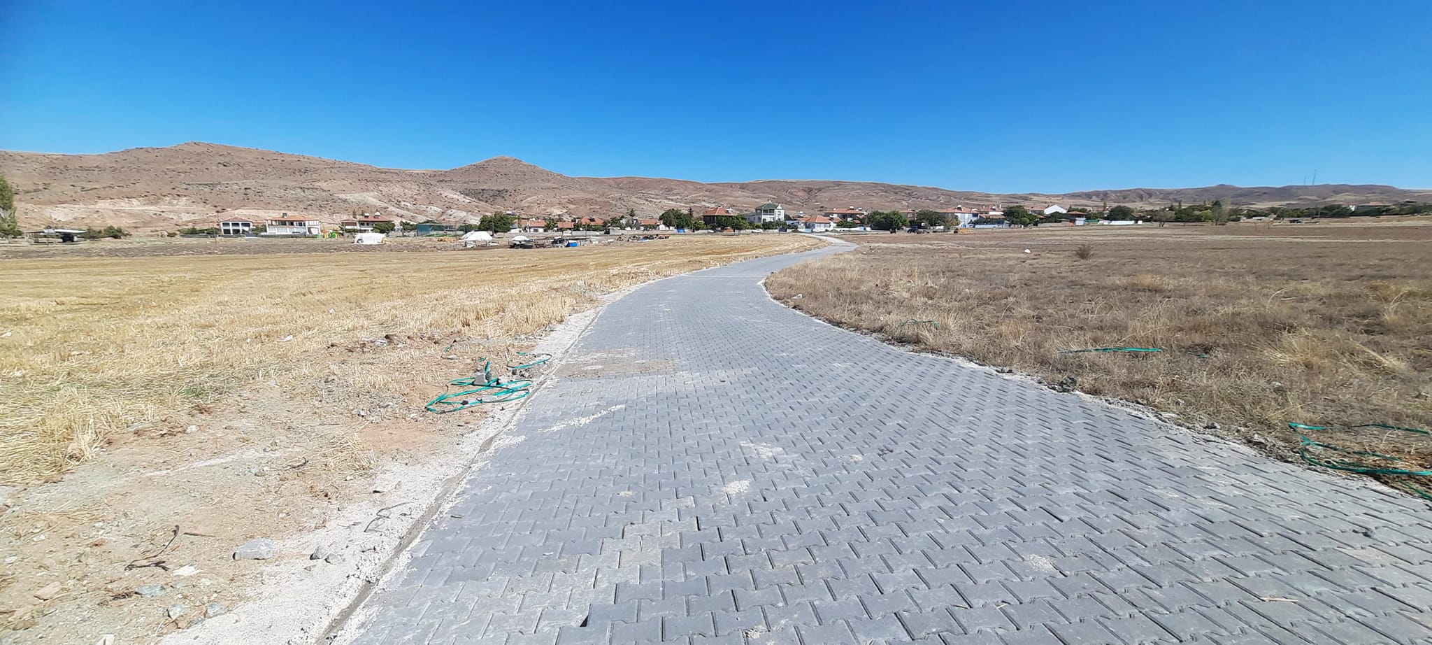 İĞDECİK'DE PARKE ÇALIŞMALARI SONA GELDİ