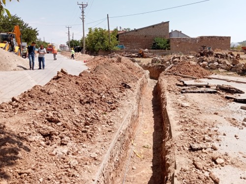 ​Bünyan Gergeme Mahallemizde elektrik hatları yenilenerek yer altına alınıyor.