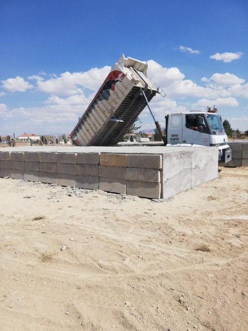 ​KÖPRÜBAŞI MAHALLE MEZARLIĞINDA ÇEVRE DÜZENLEME ÇALIŞMALARI YAPILDI