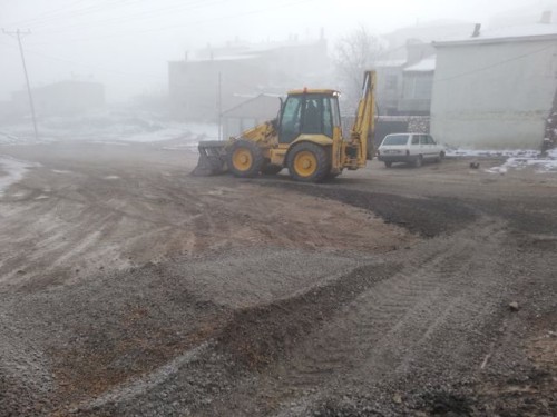 İlçe Genelinde ve Yenisüksün Mahallesinde bakım onarım çalışmaları devam ediyor.