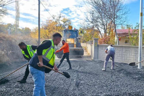 CAM TERASLAR BÖLGESİNDE ASFALT ÇALIŞMASI