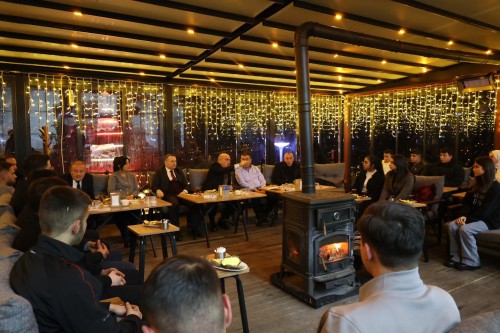 BAŞKAN METİN GENÇLER İLE BİR ARAYA GELDİ